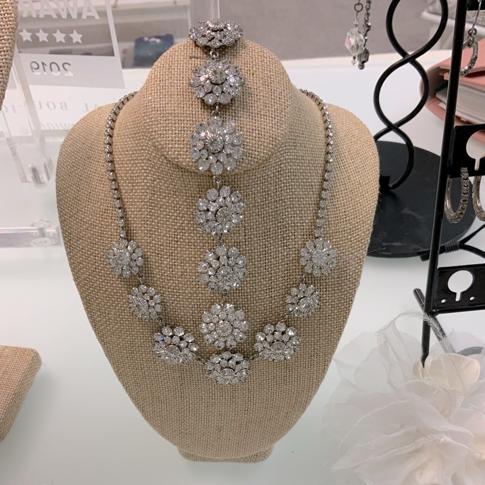 Crystal floral necklace & bracelet #20982